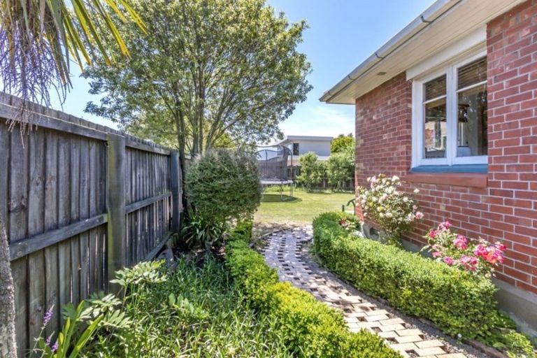 Photo of property in 146 Yaldhurst Road, Sockburn, Christchurch, 8042