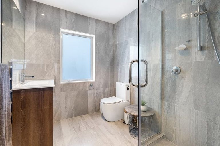 Photo of property in 18 Kahu Close, Orewa, 0931