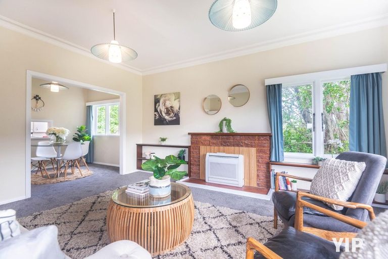 Photo of property in 18 Hinau Street, Tawa, Wellington, 5028