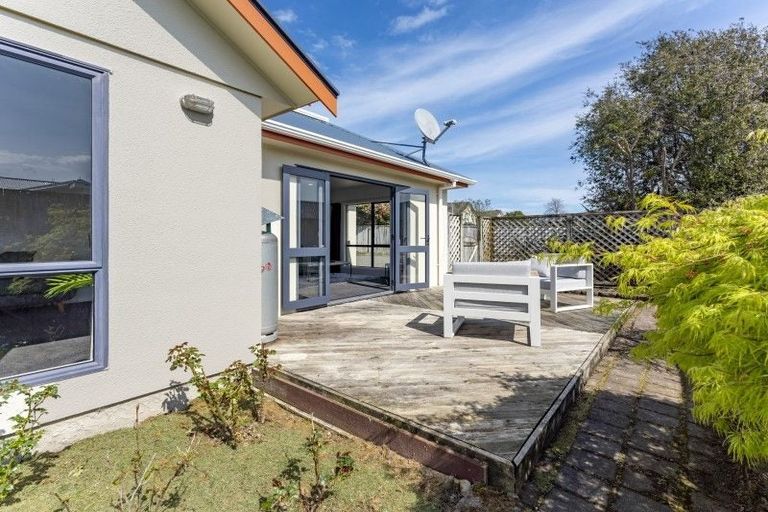 Photo of property in 22 Granville Street, Silverstream, Upper Hutt, 5019