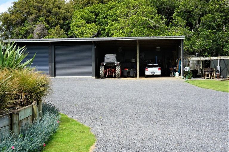 Photo of property in 207 Takapu Road, Manakau, Levin, 5573