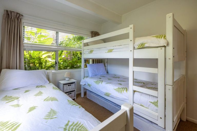 Photo of property in 25 Miro Road, Palm Beach, Waiheke Island, 1081