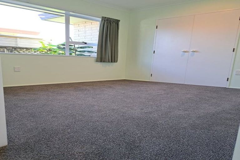 Photo of property in 148 Tukapa Street, Westown, New Plymouth, 4310