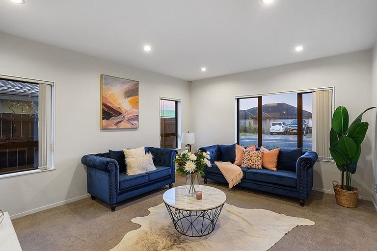 Photo of property in 16 Dalray Avenue, Takanini, 2112