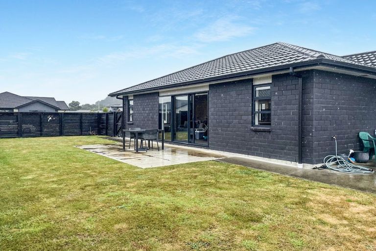 Photo of property in 38 Filmer Crescent, Wallaceville, Upper Hutt, 5018