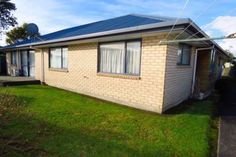 Photo of property in 48 Derby Street, Westport, 7825