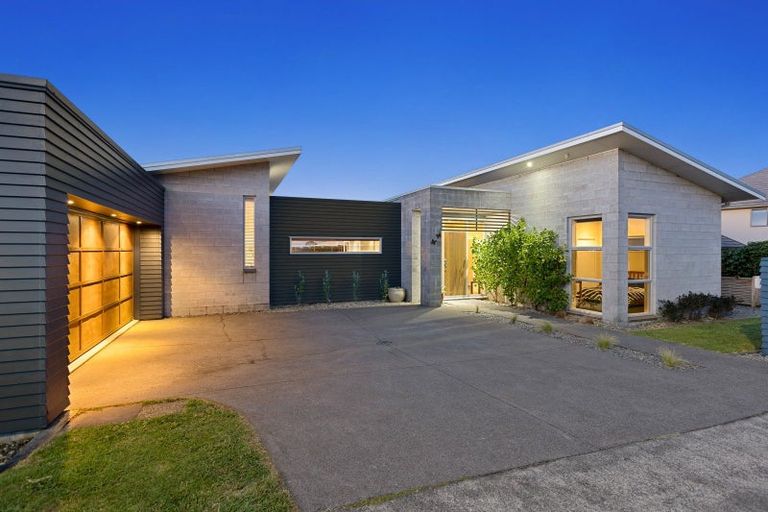Photo of property in 61 Karamea Street, Whalers Gate, New Plymouth, 4310