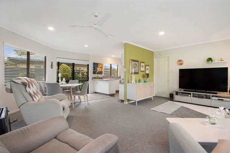 Photo of property in 10 Donegal Place, Katikati, 3129