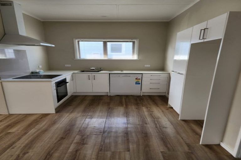 Photo of property in 76 Manuka Street, Castlecliff, Whanganui, 4501