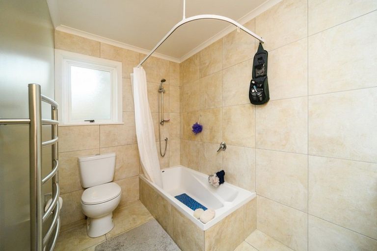 Photo of property in 2 Tern Place, Hokowhitu, Palmerston North, 4410