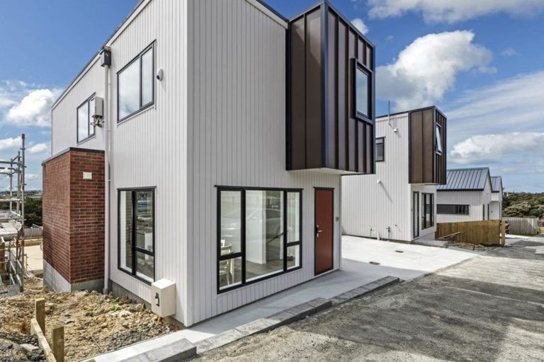 Photo of property in 30 Waihou Crescent, Albany Heights, Auckland, 0632