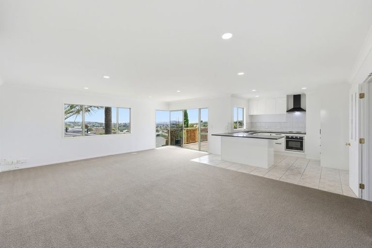 Photo of property in 17a Cherry Tree Place, Massey, Auckland, 0614