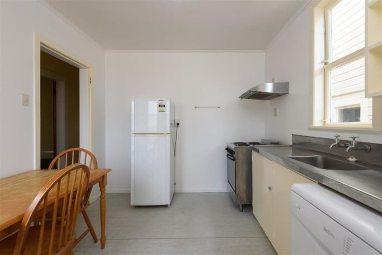 Photo of property in 12 Kenwyn Terrace, Newtown, Wellington, 6021