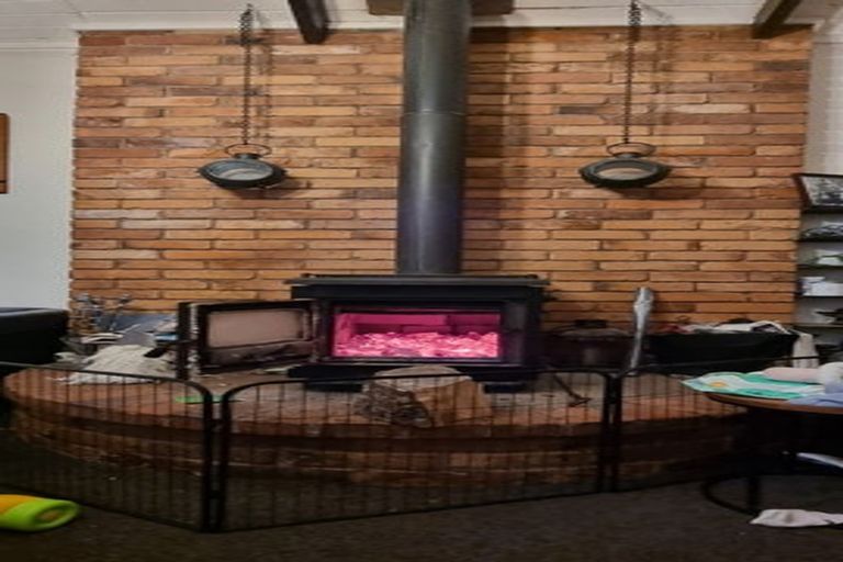 Photo of property in 150 Wirihana Road, Hawera, 4674