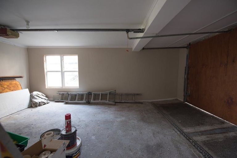 Photo of property in 12 Maple Grove, Kingston, Wellington, 6021