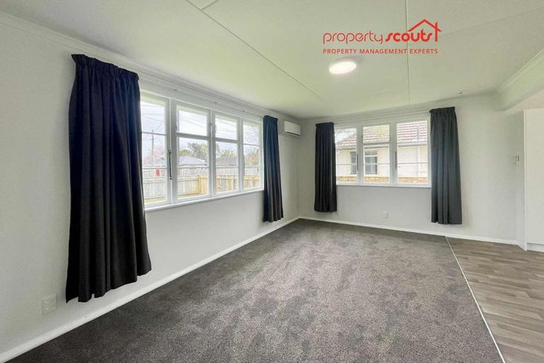 Photo of property in 21 Miro Street, Merrilands, New Plymouth, 4312