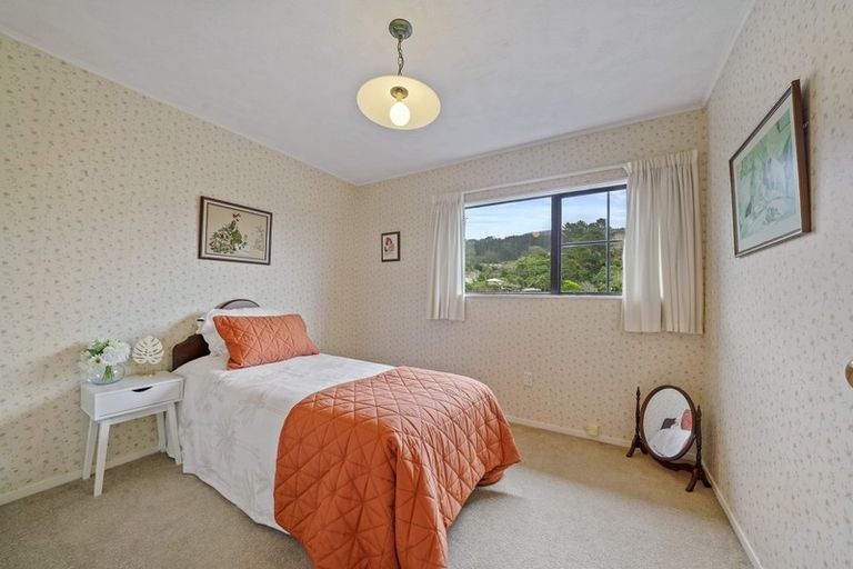 Photo of property in 98 Oxford Street, Tawa, Wellington, 5028