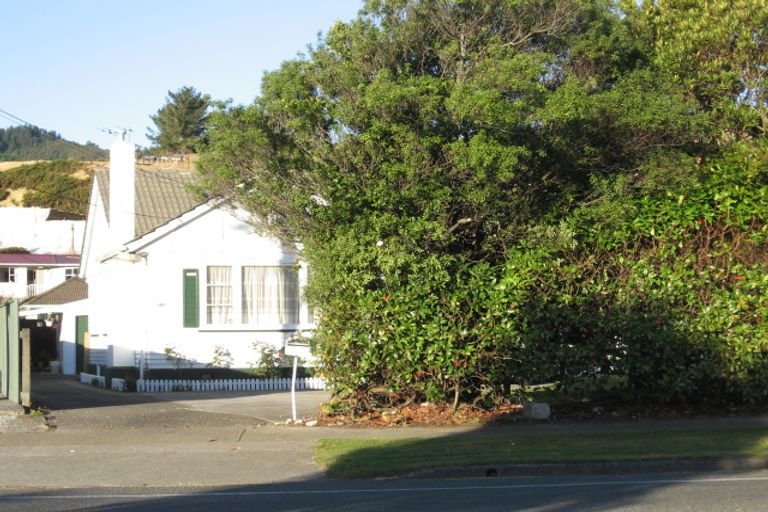Photo of property in 195 Stokes Valley Road, Stokes Valley, Lower Hutt, 5019