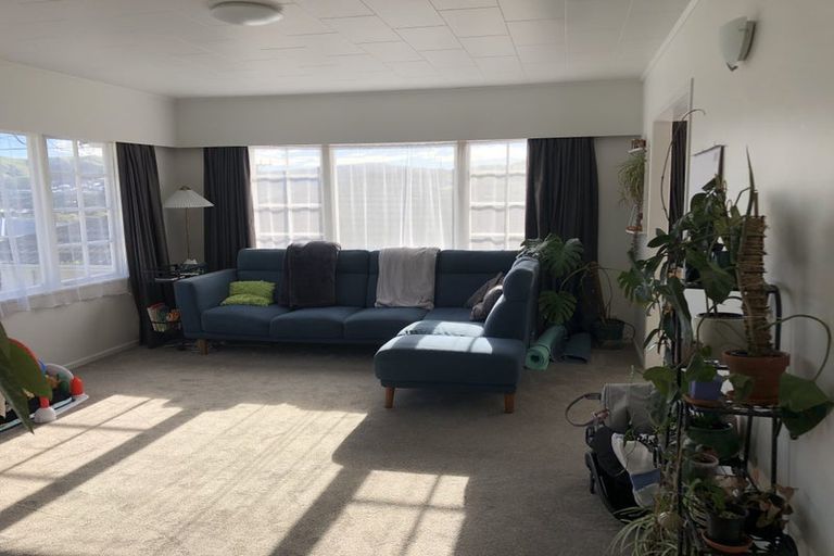 Photo of property in 54 Mark Avenue, Paparangi, Wellington, 6037