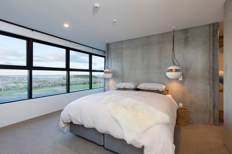 Photo of property in 212 Marine Parade, Mount Maunganui, 3116
