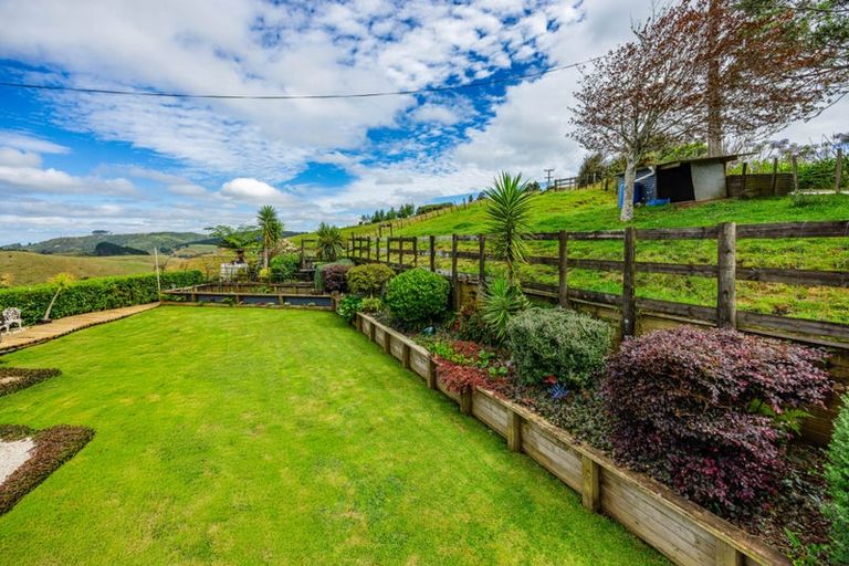 Photo of property in 613 Paparata Road, Bombay, 2675