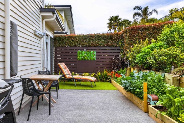 Photo of property in 27 Landmark Terrace, Orewa, 0931