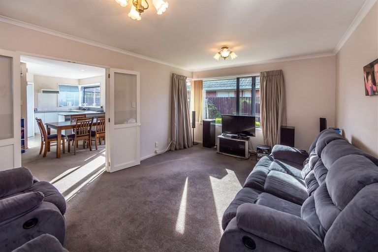 Photo of property in 2/5 Murfitt Place, Sockburn, Christchurch, 8042