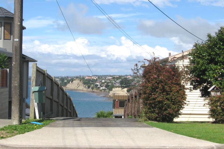 Photo of property in 21a Ridge Road, Waiake, Auckland, 0630