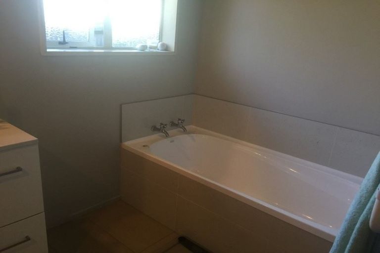 Photo of property in 2/36 Ngarimu Street, Avonside, Christchurch, 8061