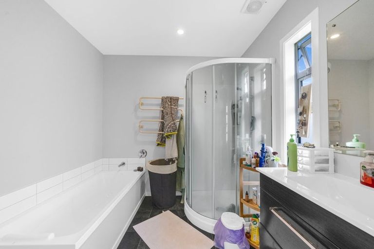 Photo of property in 28 Sunstone Crescent, Brown Owl, Upper Hutt, 5018