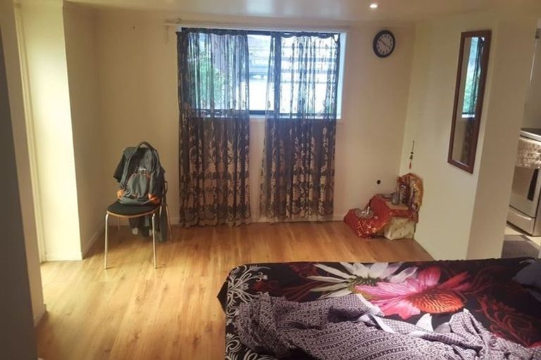 Photo of property in 17 Radiata Lane, Chatswood, Auckland, 0626