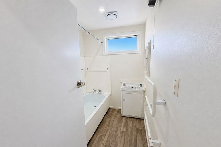 Photo of property in 2/16 Division Street, Riccarton, Christchurch, 8041