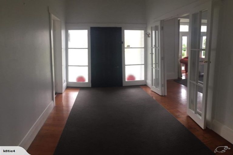 Photo of property in 23 Maungakiekie Avenue, Greenlane, Auckland, 1051
