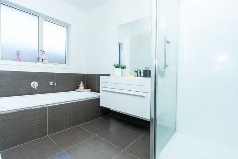 Photo of property in 27 Briannarose Drive, Fitzroy, Hamilton, 3206