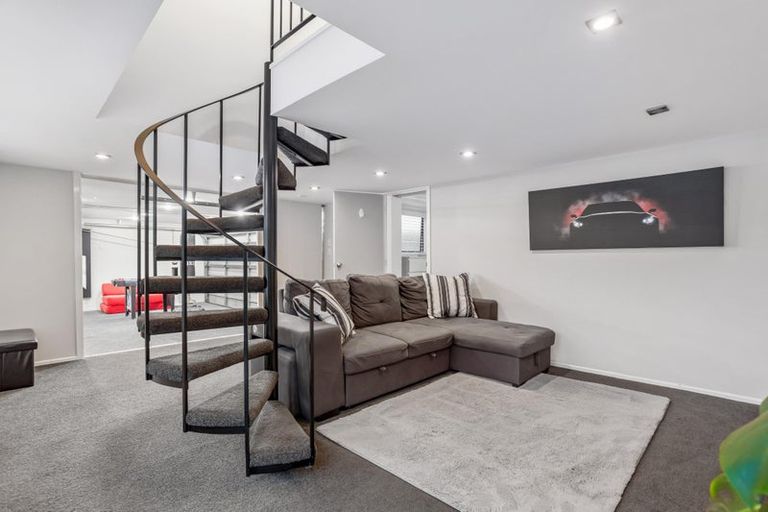 Photo of property in 20 Glen Marine Parade, Glendene, Auckland, 0602