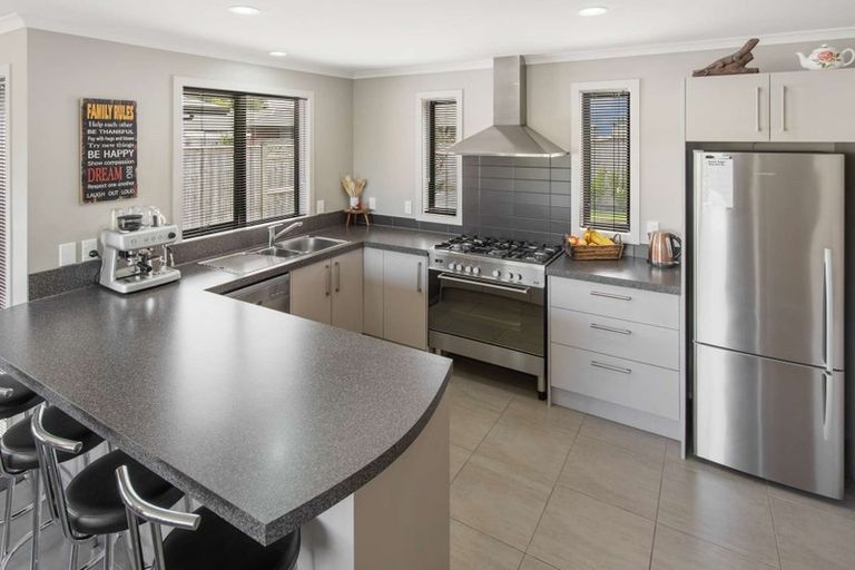 Photo of property in 7 Levi Place, Kelvin Grove, Palmerston North, 4414