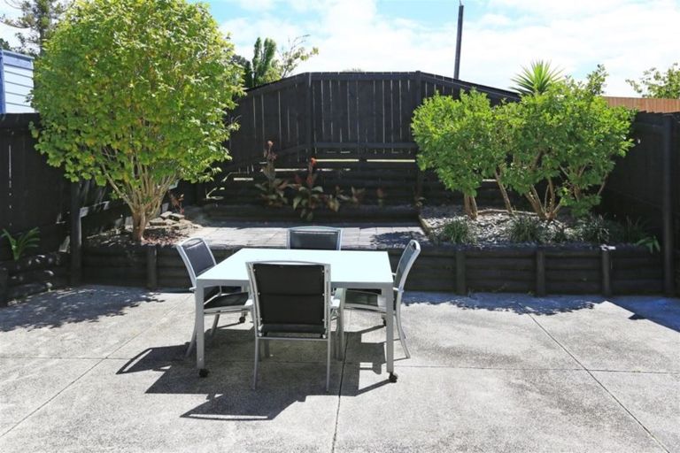 Photo of property in 5 Coey Place, Glen Eden, Auckland, 0602