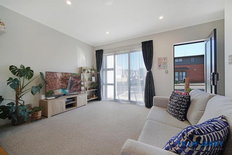 Photo of property in 39 Mahalo Avenue, Wiri, Auckland, 2104