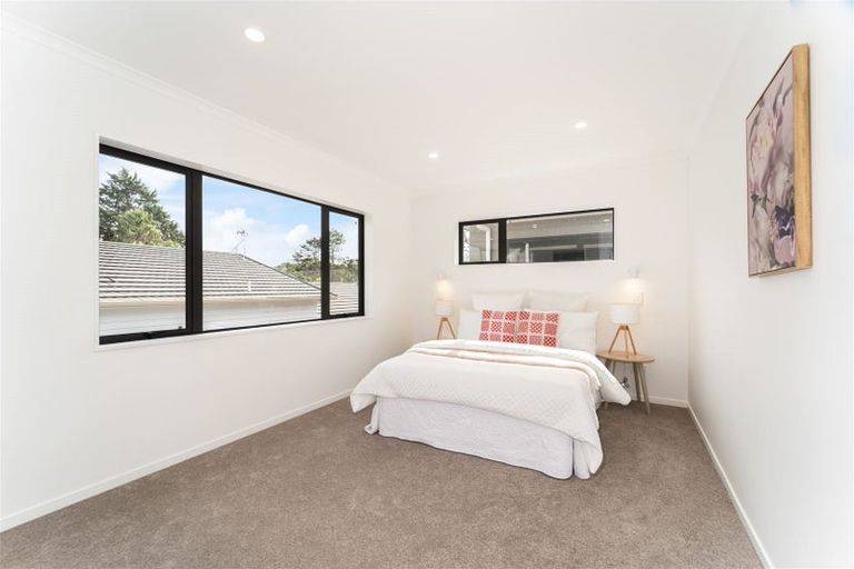 Photo of property in 1/4 Godley Road, Green Bay, Auckland, 0604