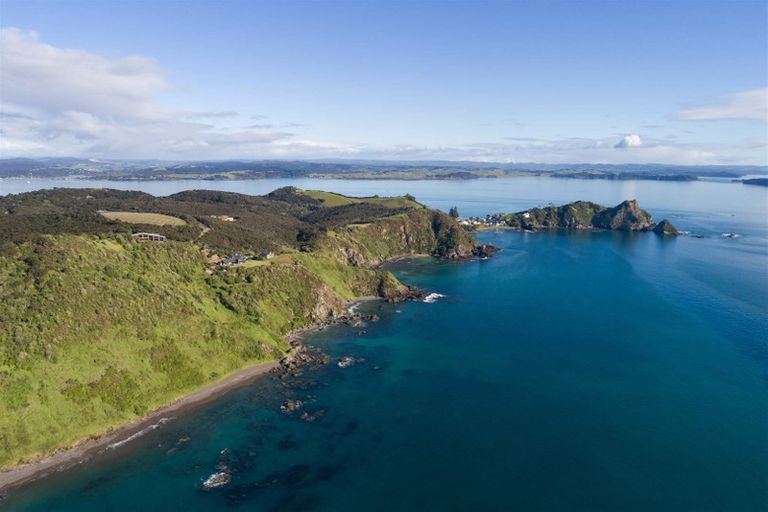 Photo of property in 92 Pukematu Lane, Russell, 0202