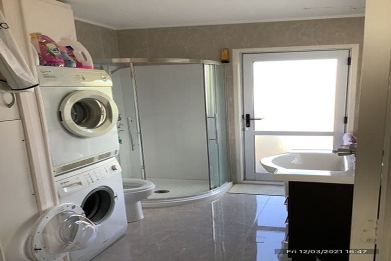 Photo of property in 40 Priestley Drive, Bucklands Beach, Auckland, 2014