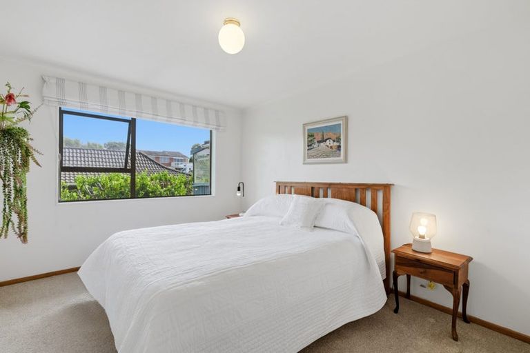 Photo of property in 2 Geoffrey Road, Torbay, Auckland, 0630