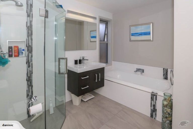 Photo of property in 12 The Rocks, Flagstaff, Hamilton, 3210