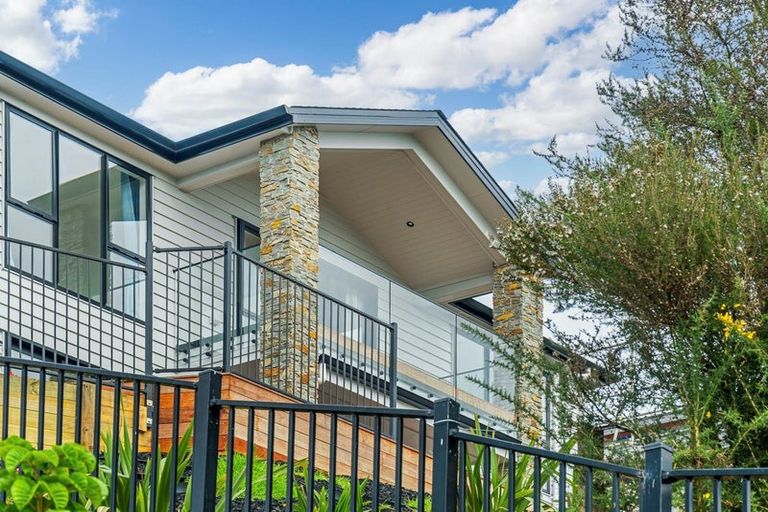 Photo of property in 2 Anehu Place, Greenhithe, Auckland, 0632