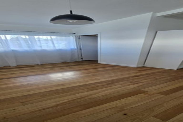 Photo of property in 21 Patts Avenue, Glendene, Auckland, 0602