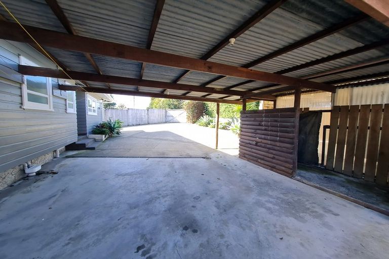 Photo of property in 669 Swanson Road, Swanson, Auckland, 0612
