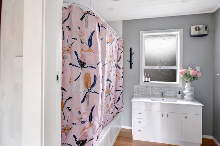 Photo of property in 42 Centennial Avenue, Milton, 9220