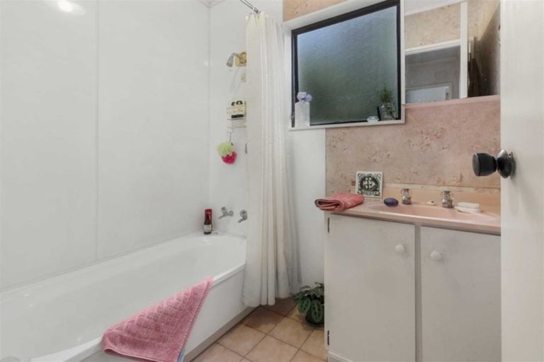 Photo of property in 9b Sunnyside Crescent, Papatoetoe, Auckland, 2025