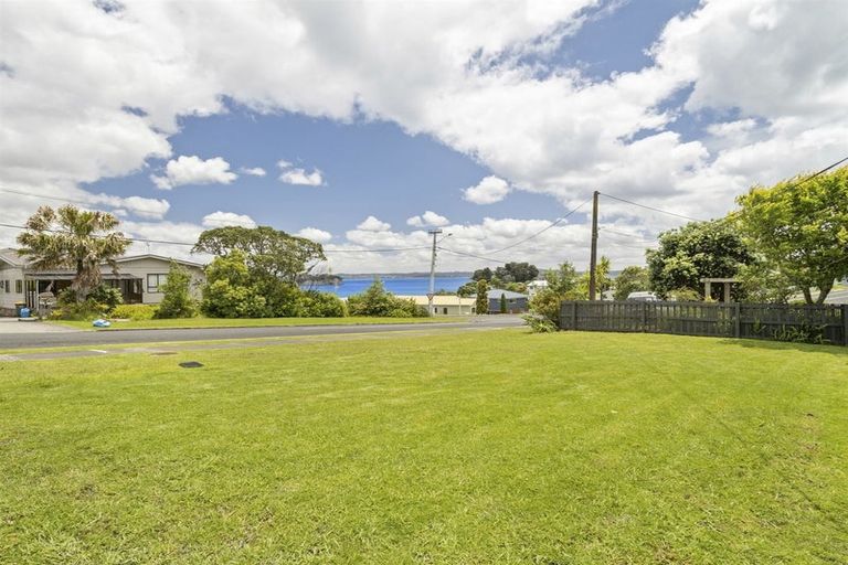 Photo of property in 97 Tiri Road, Tindalls Beach, Whangaparaoa, 0930