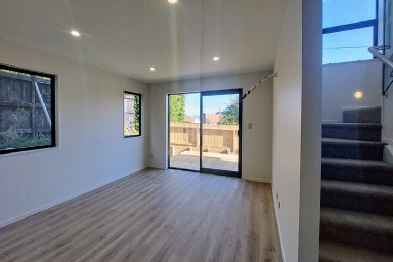 Photo of property in 345 East Coast Road, Mairangi Bay, Auckland, 0630